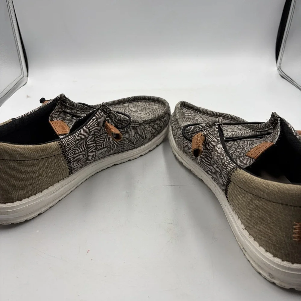 Hey Dude size 12